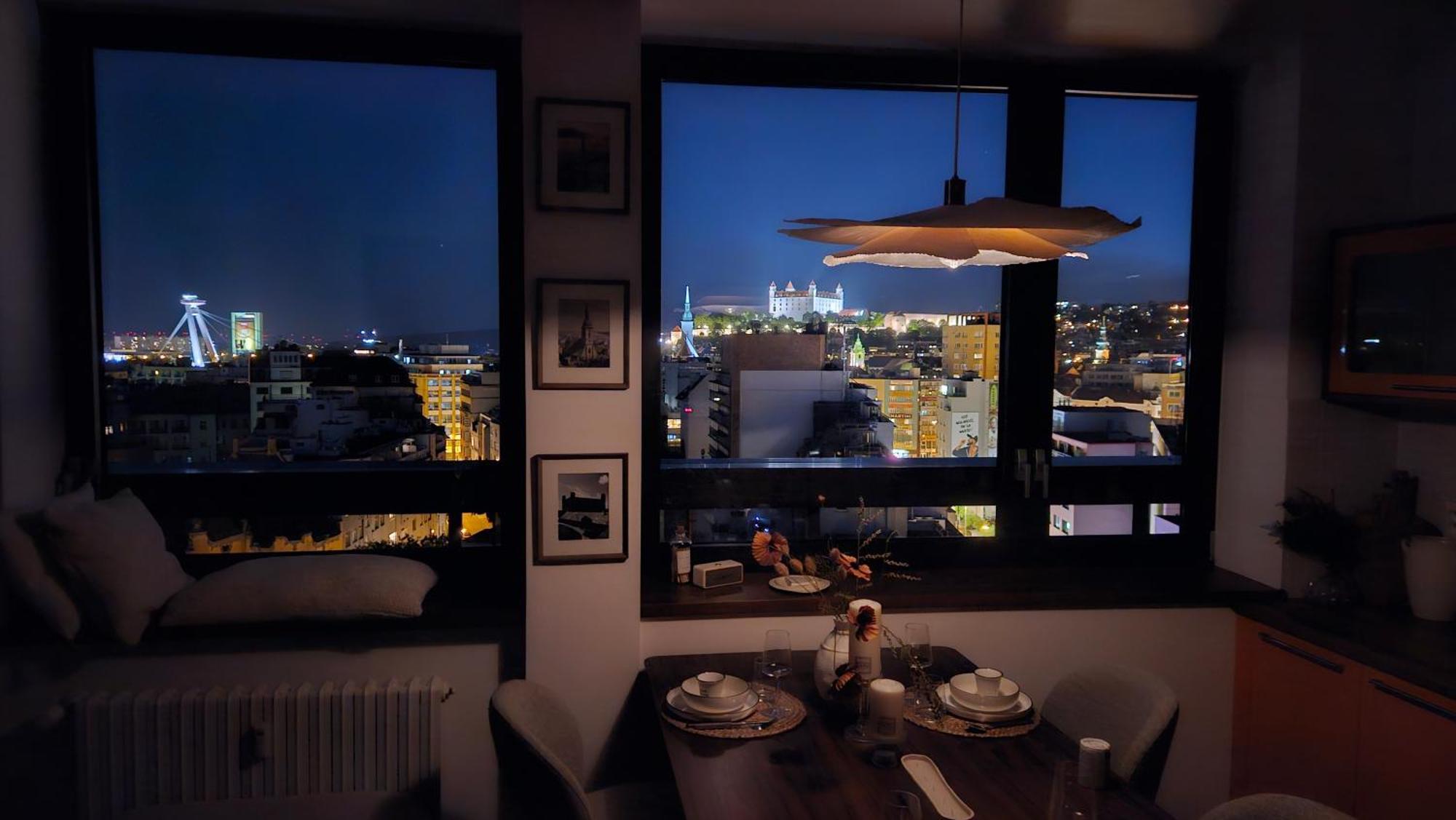 Panorama View Design Apt In Old Town - Free Parking Bratislava Exteriör bild